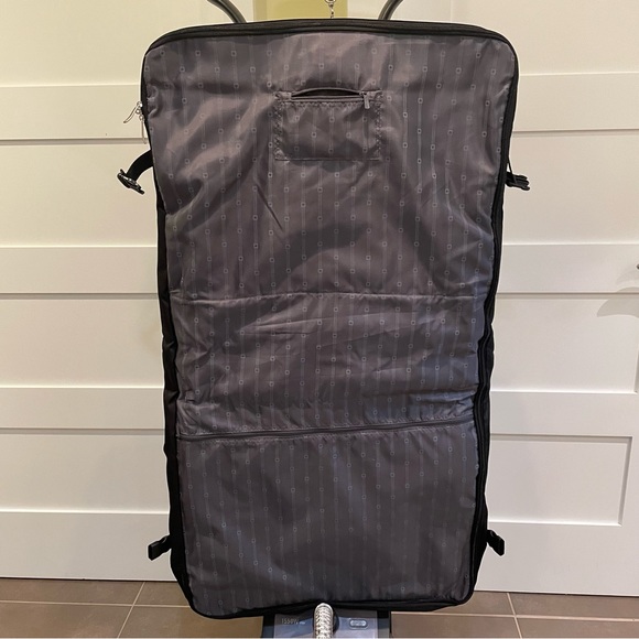 NWT 42” Garment Bag by Delsey - Picture 12 of 16